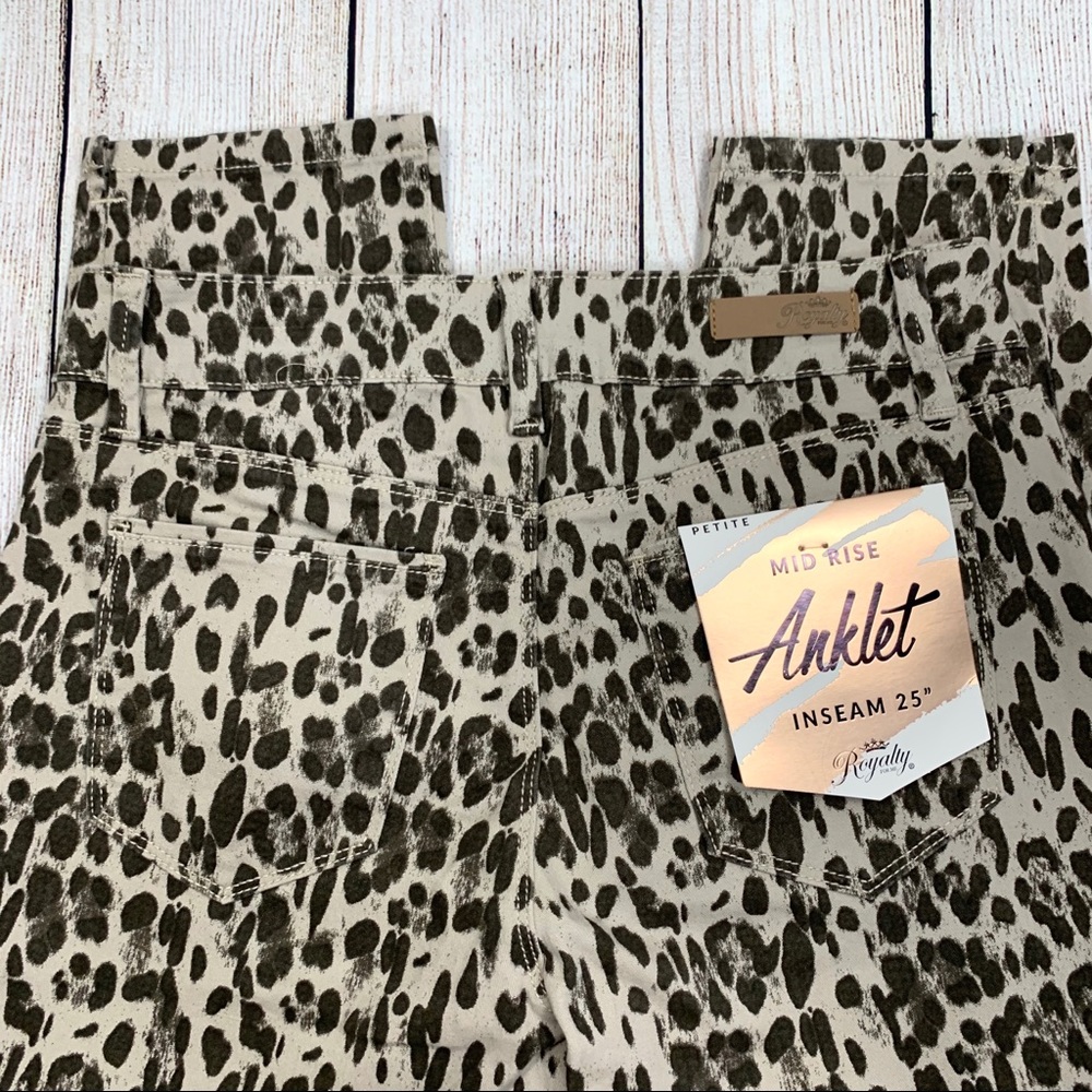 Royalty for Me Leopard Print Mid-Rise Anklet Jeans - Picture 6 of 8